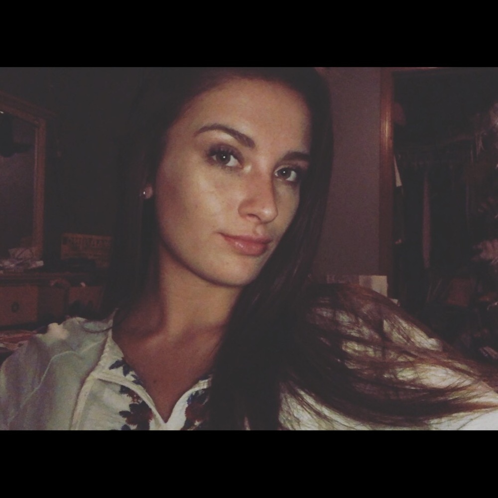 Meet your Posher, Ashley